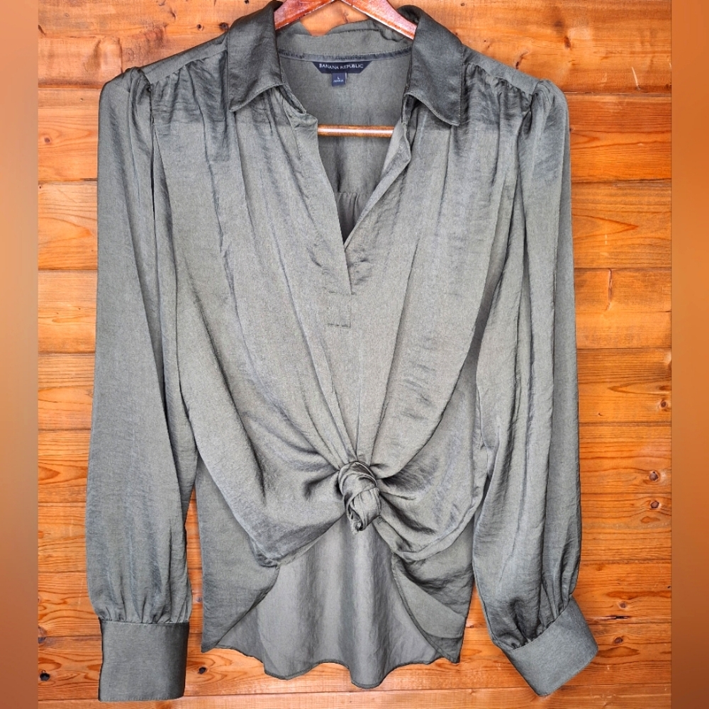 ❤️ Banana Republic Elegant Olive Green Blouse Long Sleeves Size L